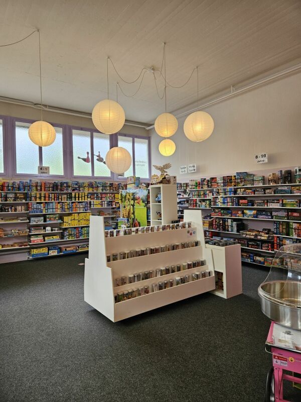 NEUHOF. Büro / Gewerbe / Praxis / Therapie - Ihre Idee ist gesucht!