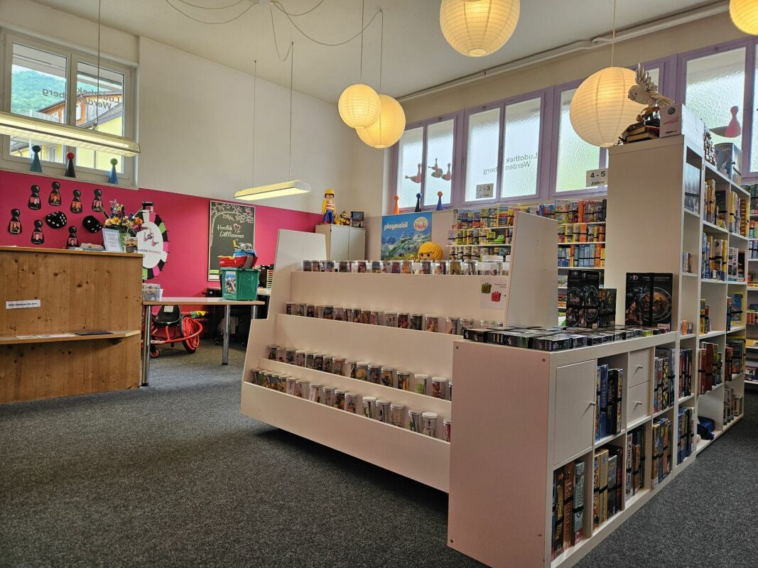 NEUHOF. Büro / Gewerbe / Praxis / Therapie - Ihre Idee ist gesucht!