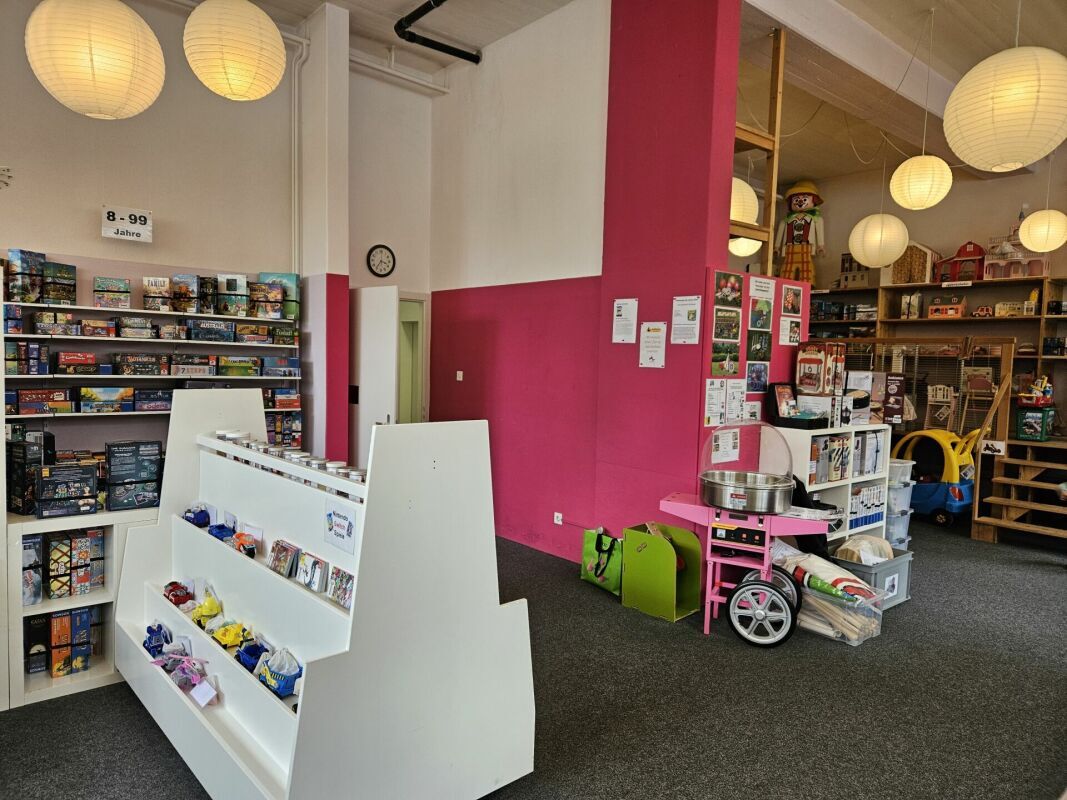 NEUHOF. Büro / Gewerbe / Praxis / Therapie - Ihre Idee ist gesucht!